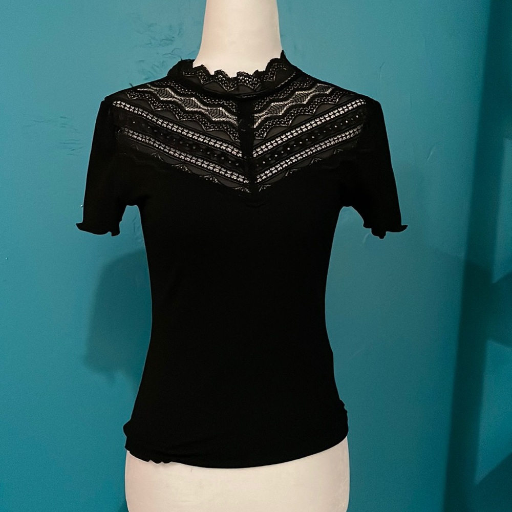 Brand new Zara top with romantic lace detailing!